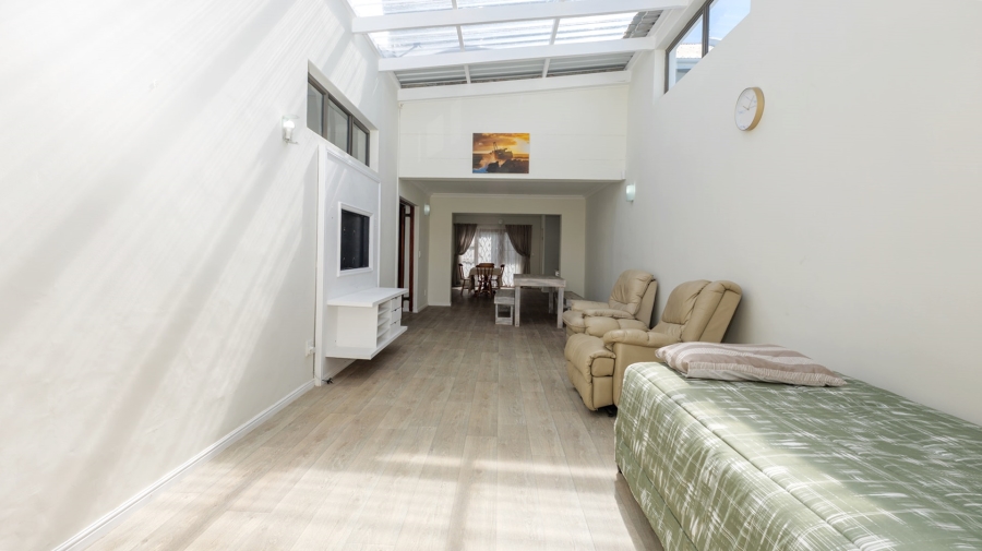 5 Bedroom Property for Sale in Bredasdorp Western Cape